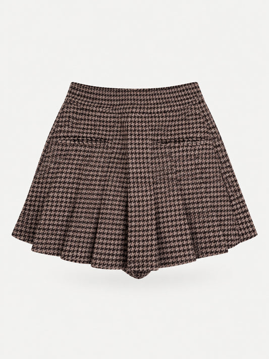 MAEHILL brown and black houndstooth pleated mini skort with a high-rise waist and A-line silhouette.